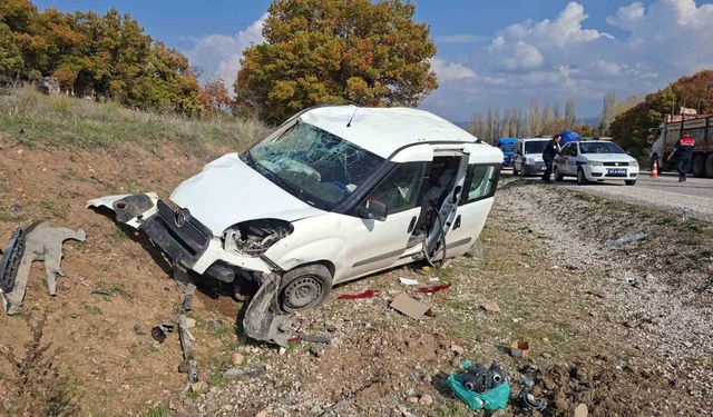 Hisarcık’ta takla atan aracın sürücüsü yaralandı