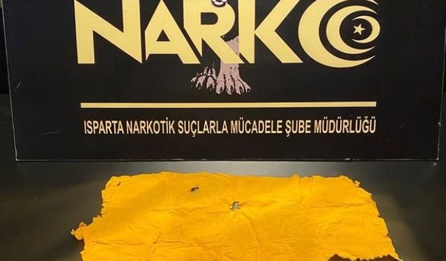 Isparta’da 3 bin 351 adet kâğıda emdirilmiş uyuşturucu ele geçirildi