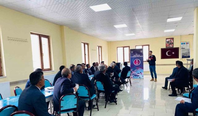 Kars’ta jandarmadan siber farkındalık eğitimi