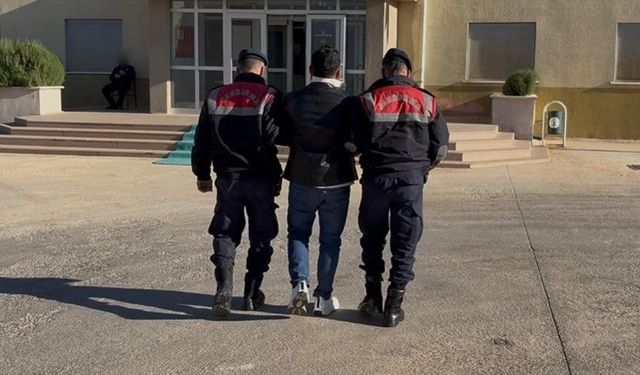 Kesinleşmiş 31 yıl hapis cezasıyla aranan şahsı jandarma yakaladı