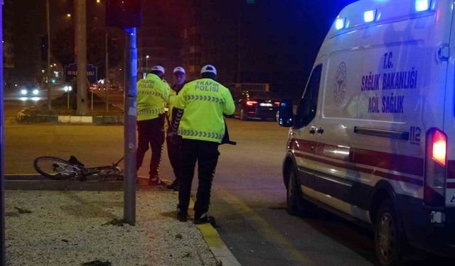 Kilis’te otomobille çarpışan bisikletli ağır yaralandı