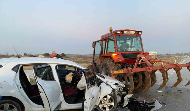 Kırklareli’de traktör ile otomobil çarpıştı: 2 yaralı