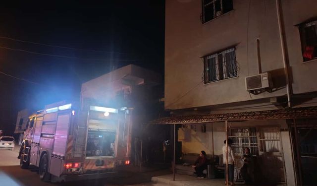 Kozan’da ikamet yangını: 4 kişi dumandan etkilendi