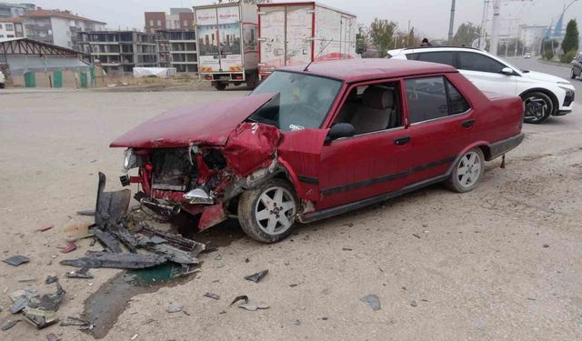 Malatya’da iki araç çarpıştı: 2 yaralı