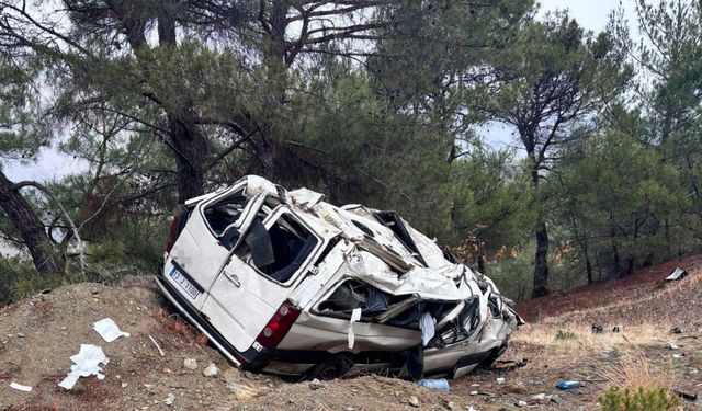Malatya’da minibüs şarampole devrildi: 1 yaralı