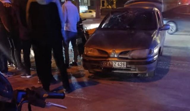 Motosiklet ile otomobil çarpıştı: 1 yaralı