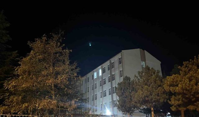 6 öğrenci yedikleri pastadan sonra hastanelik oldu