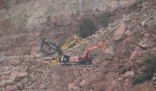 Ordu’da göçük altında kalan kamyon şoförünün cenazesine ulaşıldı