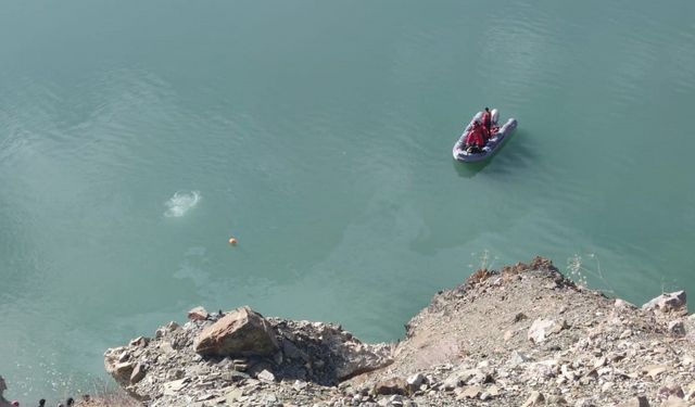 Otomobilin baraja uçtuğu kazada ölenlerin kimlikleri belirlendi