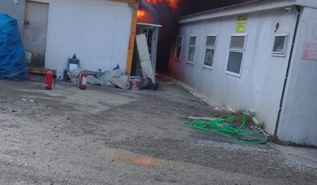 Rize’de şantiyede yangın
