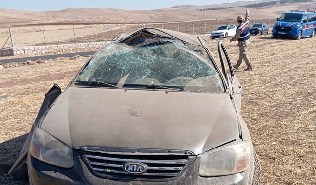 Siirt’te otomobil takla attı, camdan fırlayan çocuk hayatını kaybetti