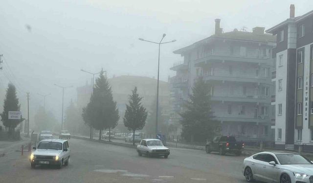 Tavşanlı şehir içerisinde sabah saatlerinde görüş mesafesi 50 metreye düştü