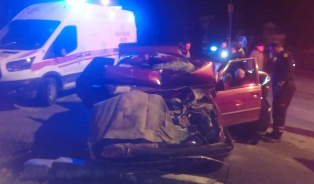 Tavşanlı’da otomobil ile kamyon çarpıştı: 1 yaralı