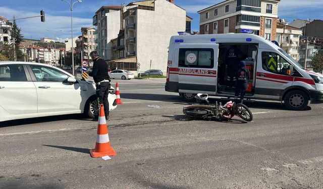 Tavşanlı’da otomobil ile motosiklet çarpıştı: 2 yaralı