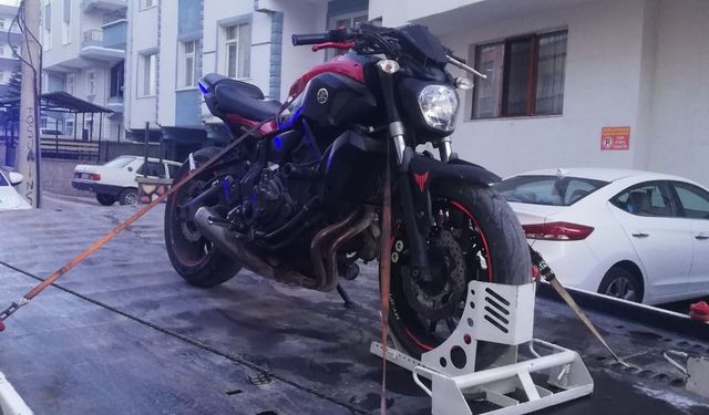 Trafiği tehlikeliye düşüren motosikletliye 61 bin TL ceza uygulandı