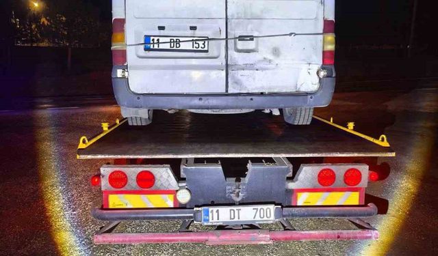 Trafik kontrolünde yakalaması olan araç otoparka çekildi