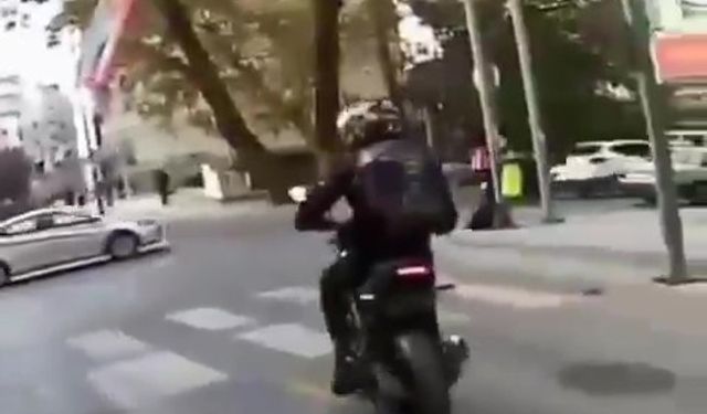 Uyanık sürücü yaptığı düzenekle plakasını gizledi