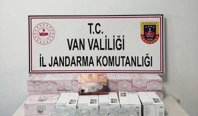 Van’da çok sayıda kaçak eşya ve gıda ele geçirildi