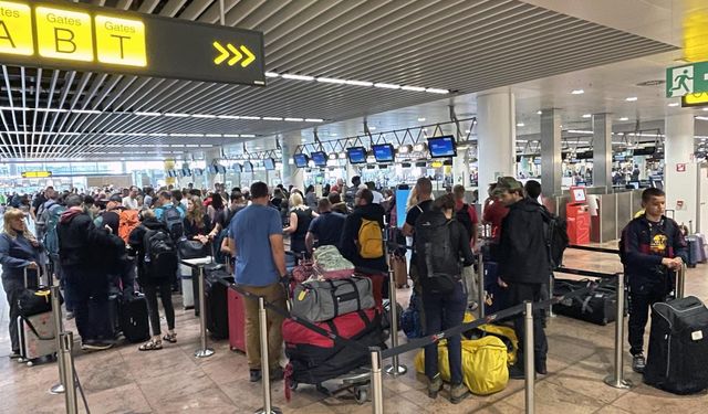 O havalimanında gidiş yönlü bütün uçuşlar iptal edildi