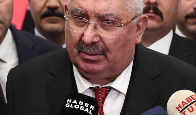 MHP'den Papa ziyaretine sert tepki!