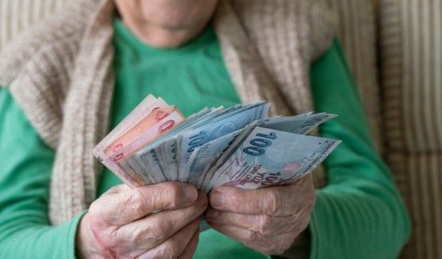 Emekliye çifte maaş uyarısı!