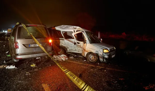 3 otomobilin karıştığı zincirleme kazada 3 can kaybı