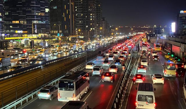 İstanbul’da trafik yoğunluğu yüzde 85’e ulaştı