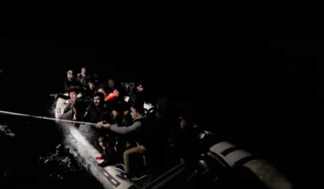 13’ü çocuk 29 düzensiz göçmen kurtarıldı, 2 göçmen kaçakçısı yakalandı