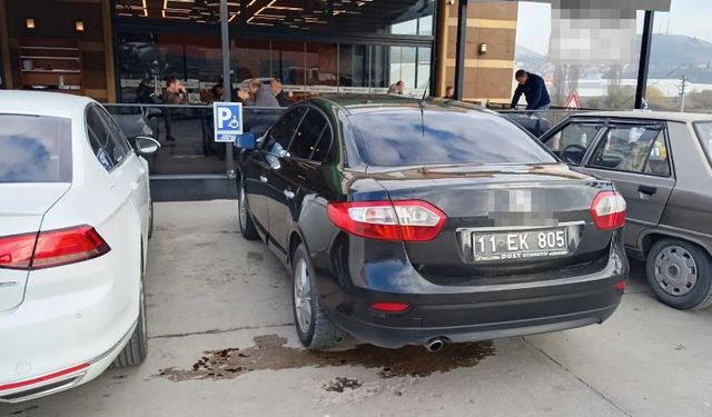 3 Aralık Dünya Engelliler Günü’nde engelli yerine park eden resmi araca ceza