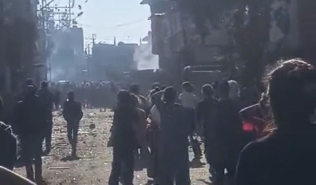 Adana'da bir mahalle taş, şişe ve sopalarla birbirine girdi