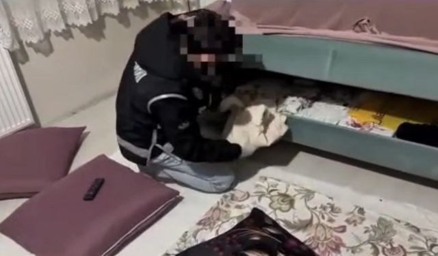 Ağrı’da kaçakçılık operasyonunda milyonluk telefon ve sigara ele geçirildi