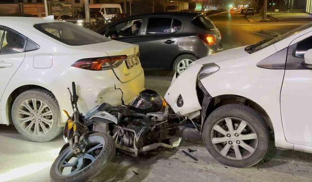 Aksaray'da 4 araçlı zincirleme kaza: 1 yaralı