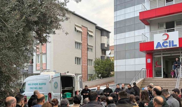 Ameliyat yaptığı sırada kalp krizi geçiren doktor hayatını kaybetti