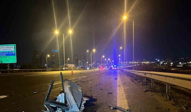 Ankara’da bir otomobil tırın altına girdi: 2 ölü 1 ağır yaralı