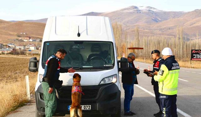 Araçlara kış denetimi: Jandarma lastik ve donanımları kontrol etti
