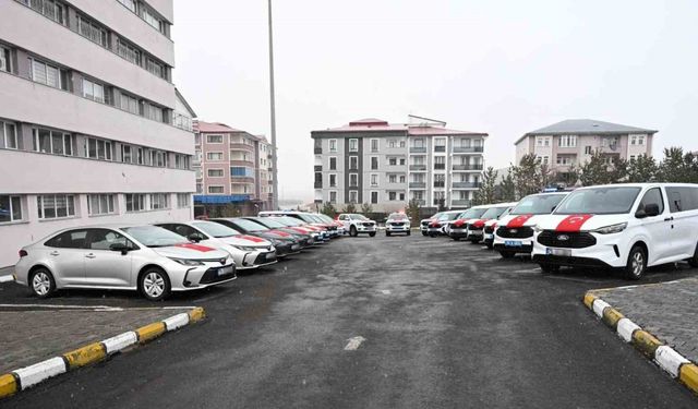 Ardahan’da emniyete tahsis edilen 20 yeni araç törenle hizmete alındı