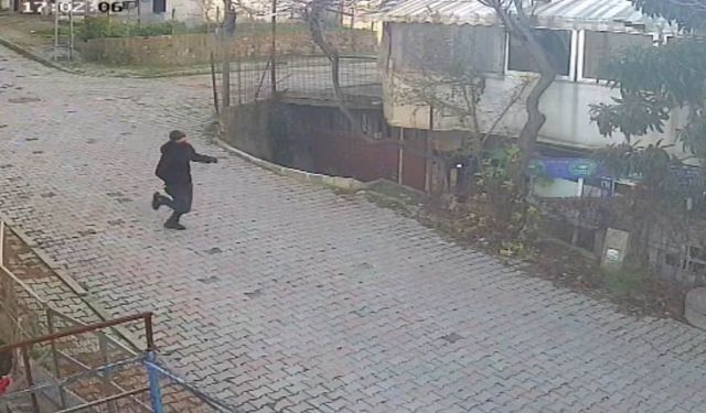 Arnavutköy’de film sahnelerini aratmayan gasp: Kaçan şüpheli "Ayağına sıkarım" diye tehdit etti