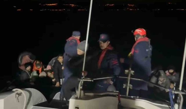 Ayvacık açıklarında 30 kaçak göçmen yakalandı