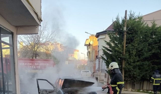 Babaeski’de otomobil cayır cayır yandı