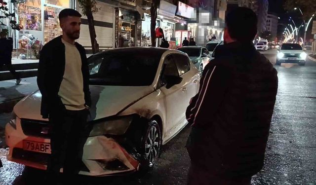 Batman’da seyir halindeki otomobil alev aldı