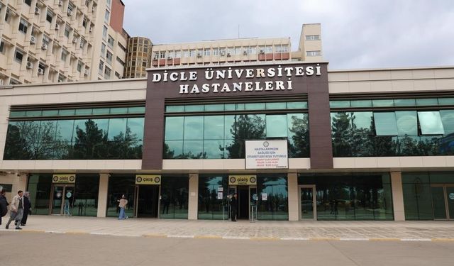 Bıçak parası aldığı için 15 yıla kadar hapis talebi  ile dava açılmıştı, görevine geri döndü