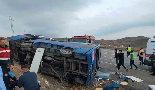 Cezaevi nakil aracı devrildi, aralarında mahkûmların da bulunduğu 5 kişi yaralandı
