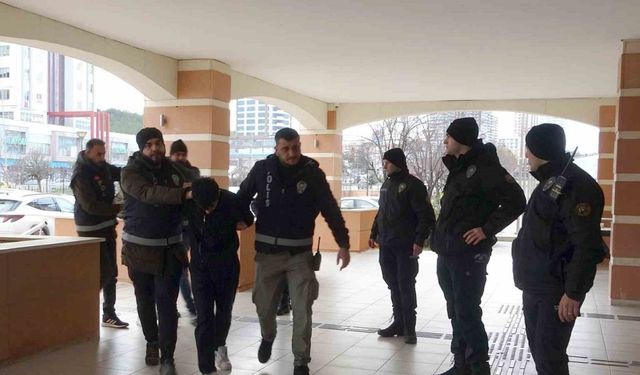 Cinayetle sonuçlanan bıçaklı kavganın zanlıları adliyeye sevk edildi