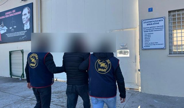 Çorum’da JASAT ekipleri 7 ayrı suçtan aranan firariyi yakaladı
