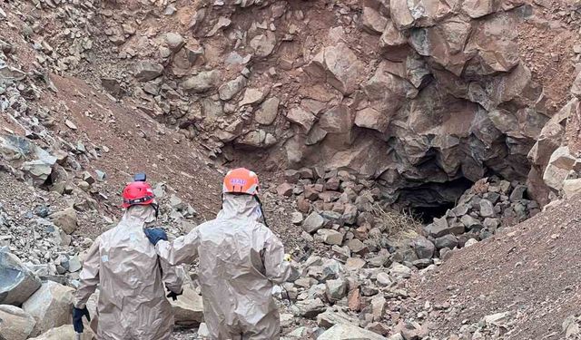 Define aranan mağarada çökme tehlikesi nedeniyle 11 kişilik kurtarma ekibi geri çekildi