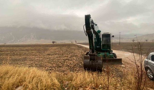 DSİ’ye ait kepçenin çalınıp define arandığı iddiası