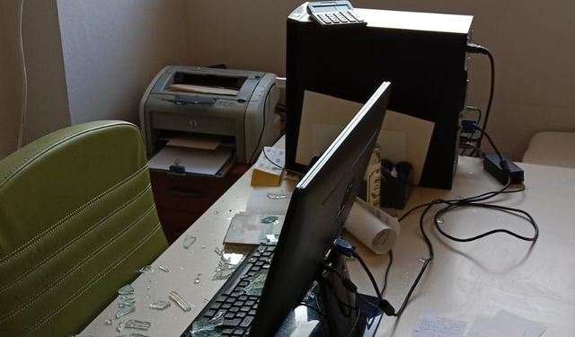 Elazığ’da aile sağlığı merkezine taşlı saldırı, doktora tehdit