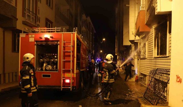 Elazığ’da ev yangını: 2 kişi dumandan etkilendi