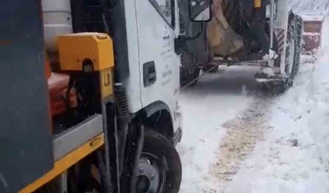 Elektrik arızası için gittikleri köyde mahsur kaldılar