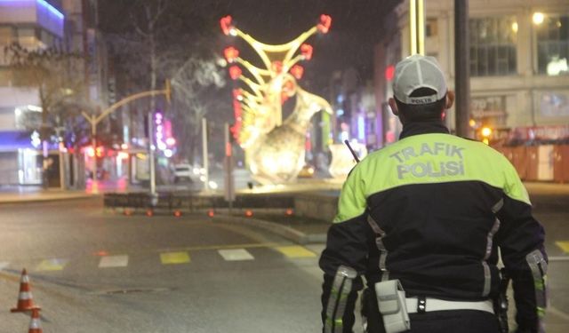 En uzun gecede huzur nöbeti: Erzincan polis görev başında